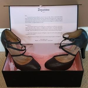 NEW Repetto Dark Gray Closed-toed Strappy Pump